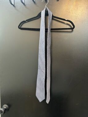 Van Heusen Light Blue and Navy Geometric Men’s Tie